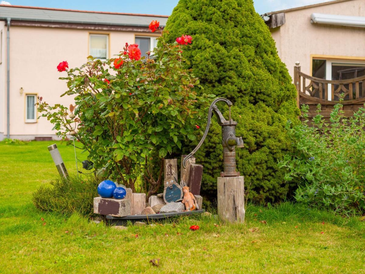 Idyllic Bungalow In Pepelow With Garden Extérieur photo