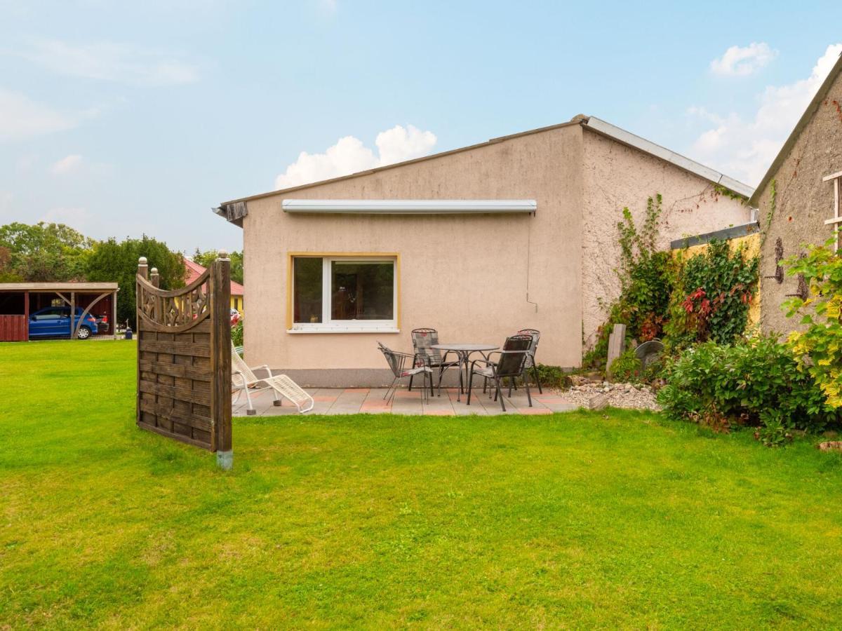 Idyllic Bungalow In Pepelow With Garden Extérieur photo