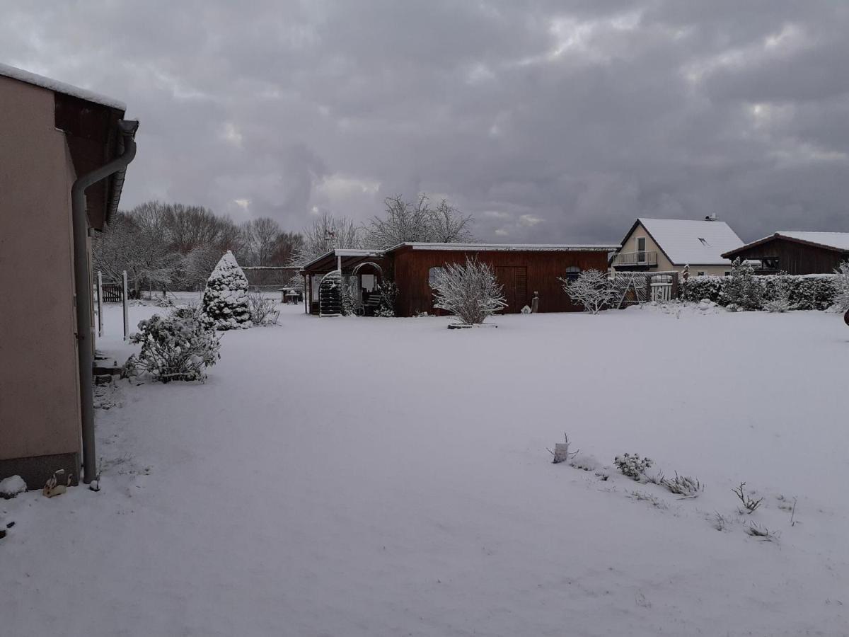 Idyllic Bungalow In Pepelow With Garden Extérieur photo