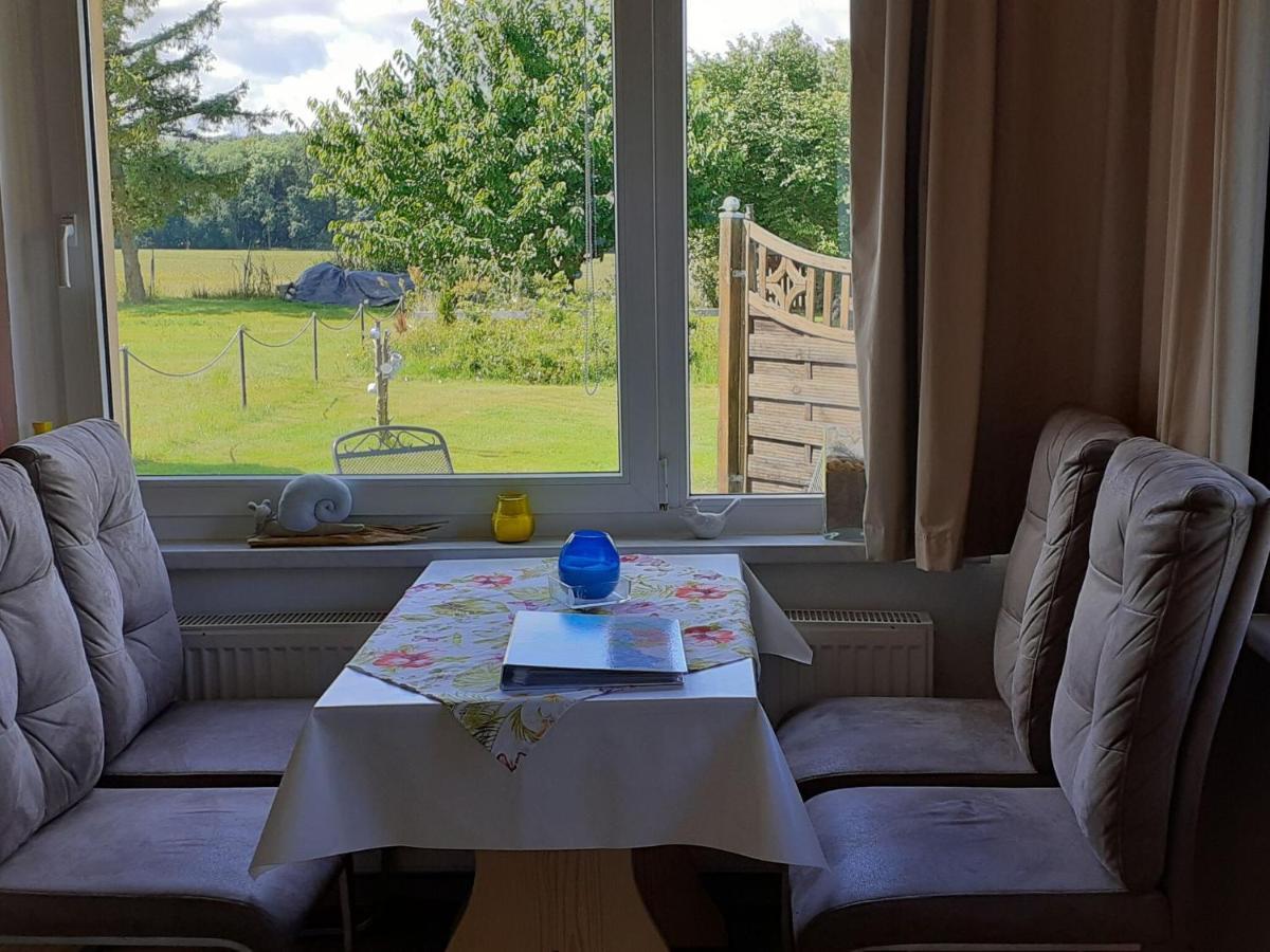 Idyllic Bungalow In Pepelow With Garden Extérieur photo