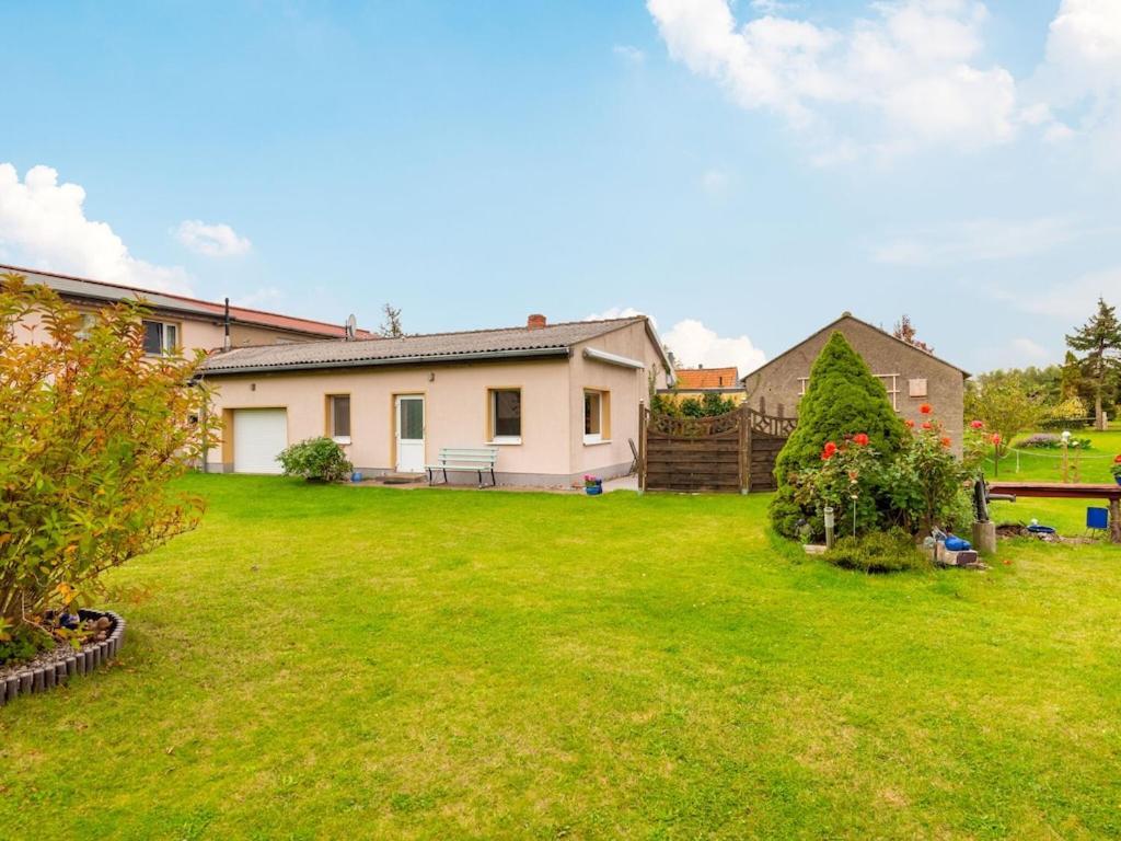 Idyllic Bungalow In Pepelow With Garden Extérieur photo